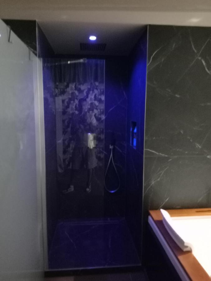 Suite Luxurya Барі Екстер'єр фото