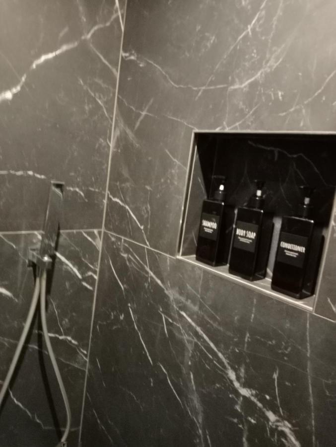Suite Luxurya Барі Екстер'єр фото