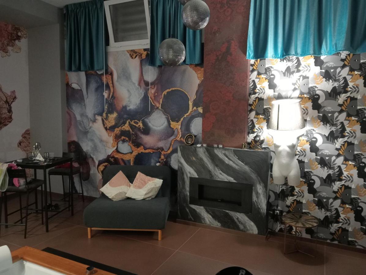 Suite Luxurya Барі Екстер'єр фото