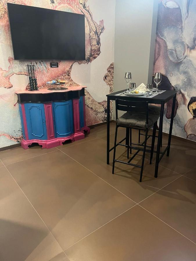 Suite Luxurya Барі Екстер'єр фото