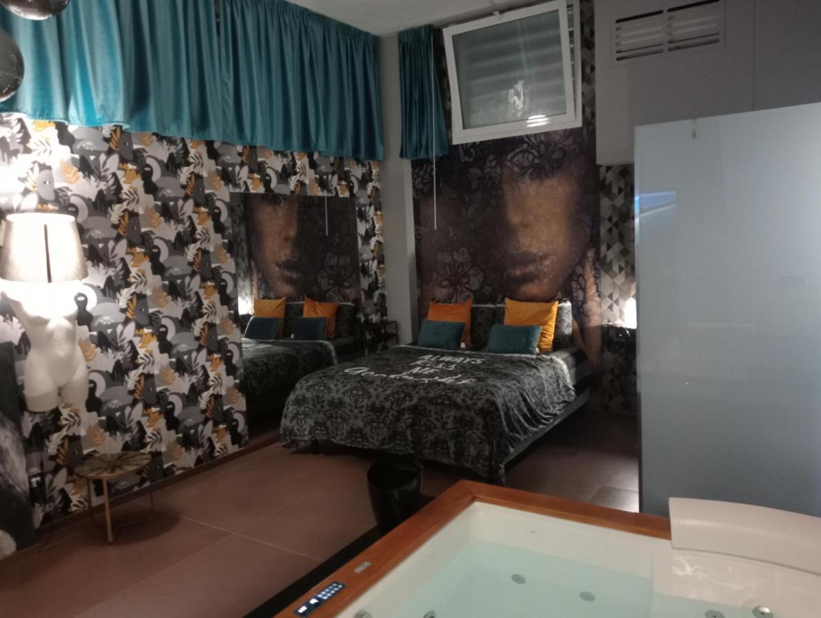 Suite Luxurya Барі Екстер'єр фото