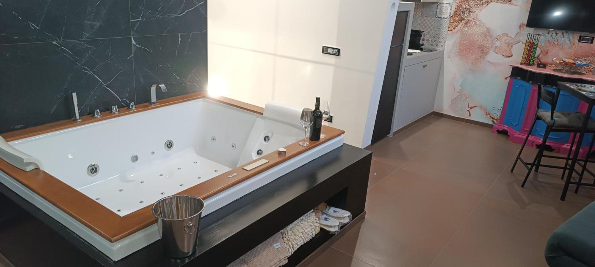 Suite Luxurya Барі Екстер'єр фото
