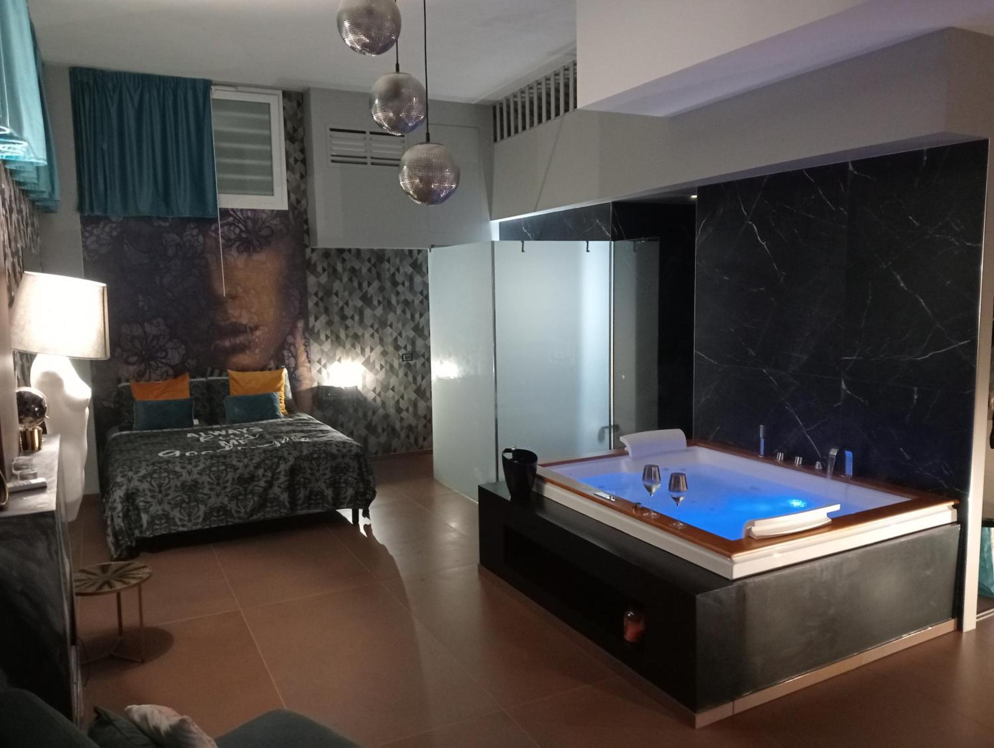Suite Luxurya Барі Номер фото
